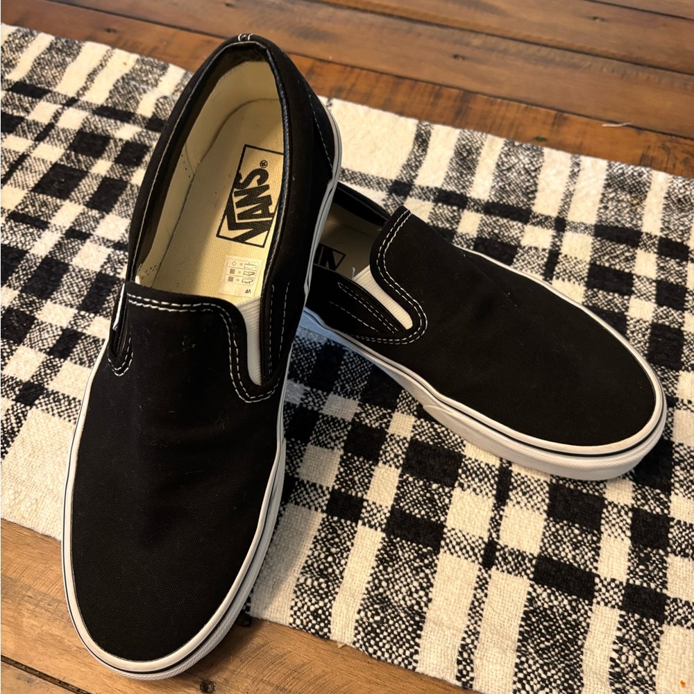 Vans Black classic slip on men’s size 8, women’s size 9.5